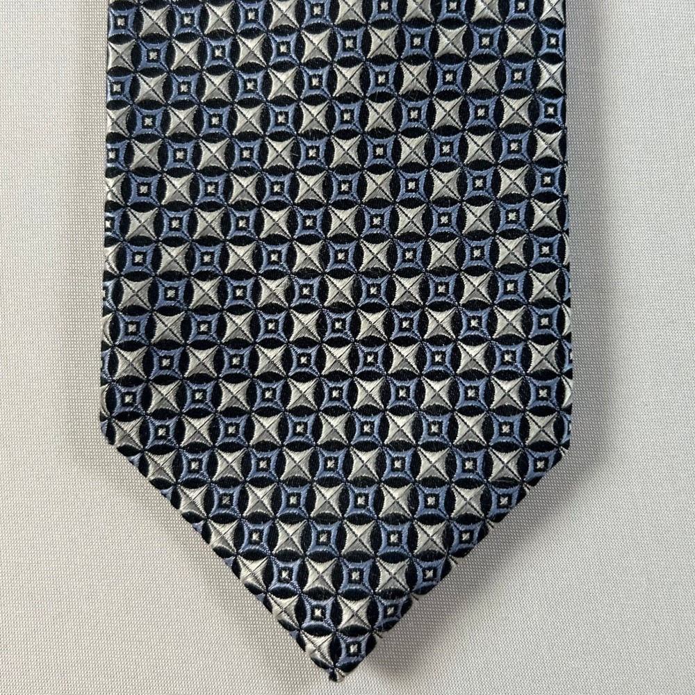 JZ‎ Richards Tie Mens Blue Silver Geometric 100% Silk Hand Made USA 59x3.25"